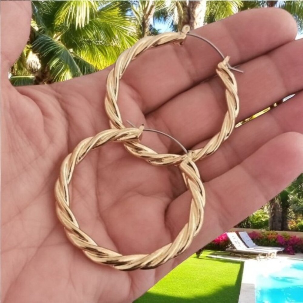 STEVE MADDEN Chunky Gold Twisted Hoop Earrings Hoops Medium 1.75" Hip Hop Y2K - Picture 3 of 9